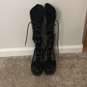 Sorel black and gray boots